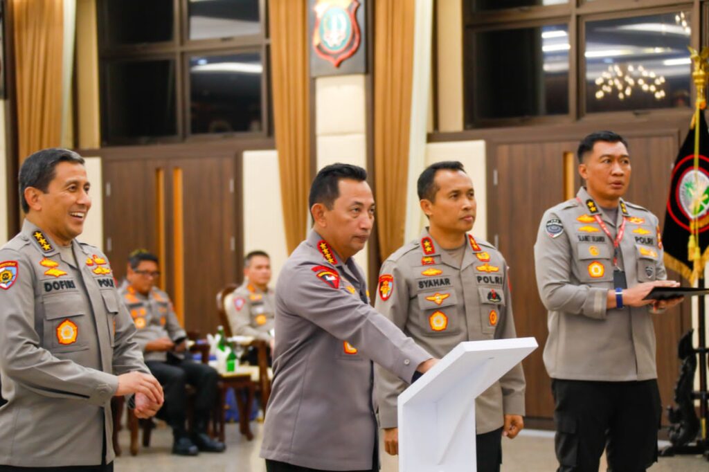 Perombakan Besar Polri: Komjen Ahmad Dofiri Jadi Wakapolri, Irjen Dedi Menanti Pelantikan Irwasum-nasium.net